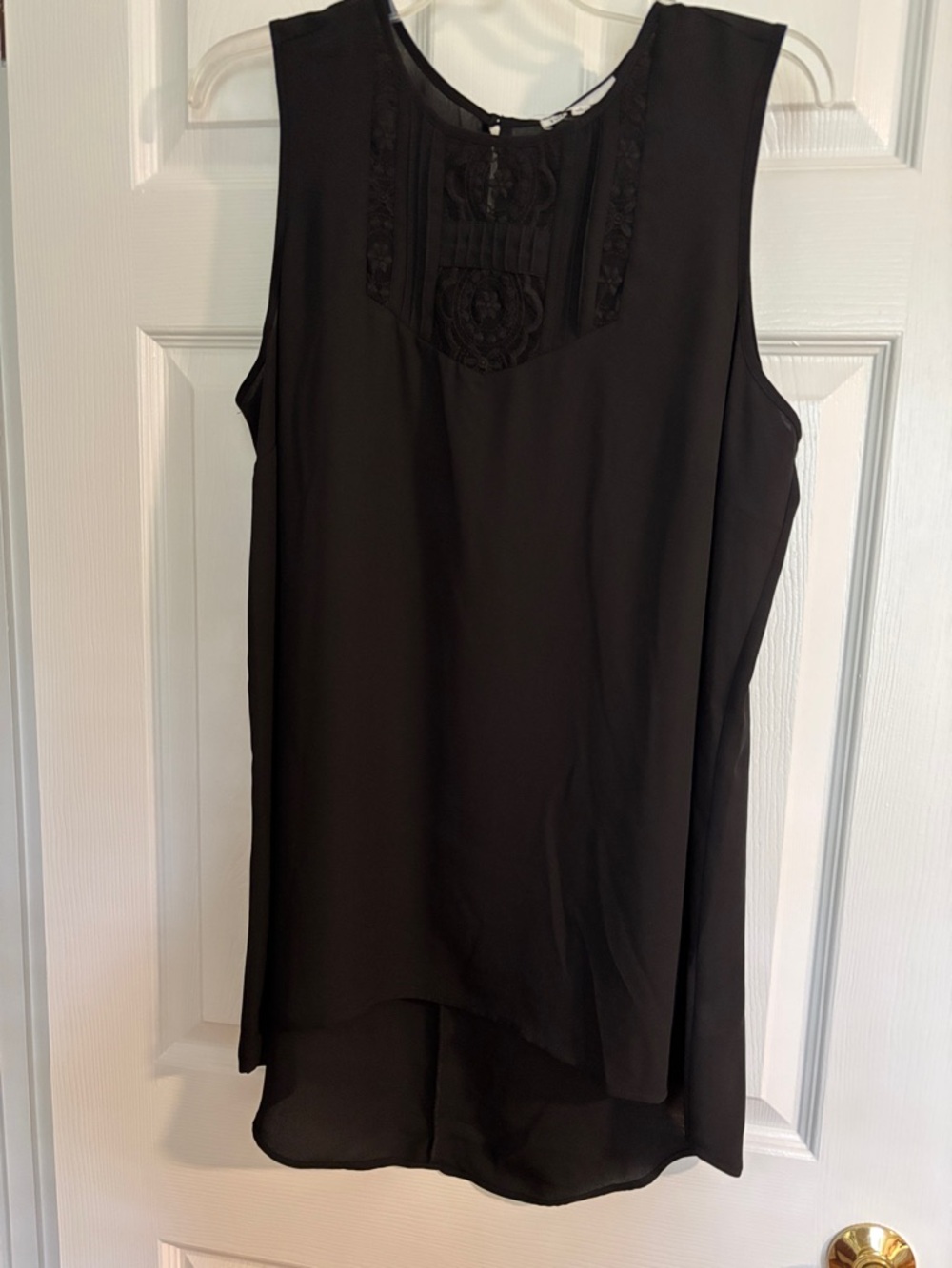 DR2 Black Sleeveless Lace-Detail Top